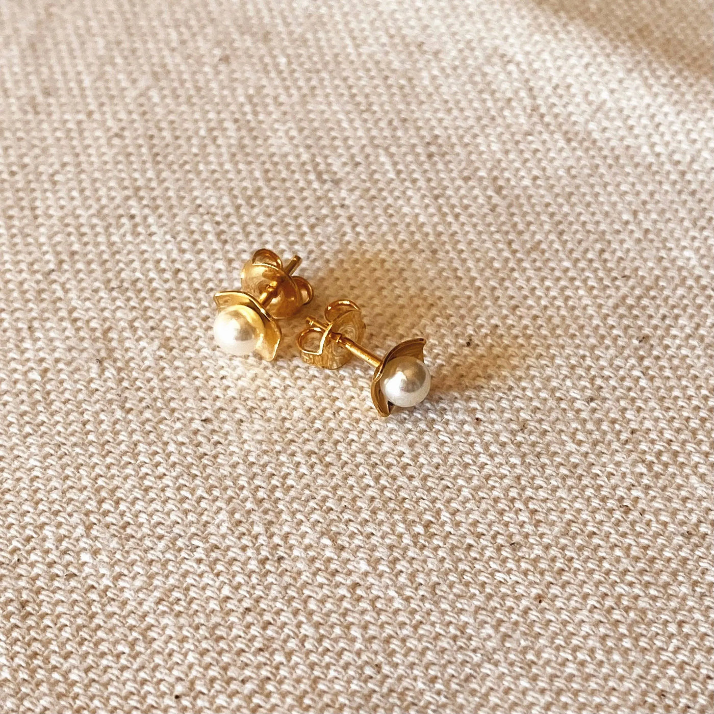 18k Gold Filled 4mm Simulated Pearl Stud GoldFi