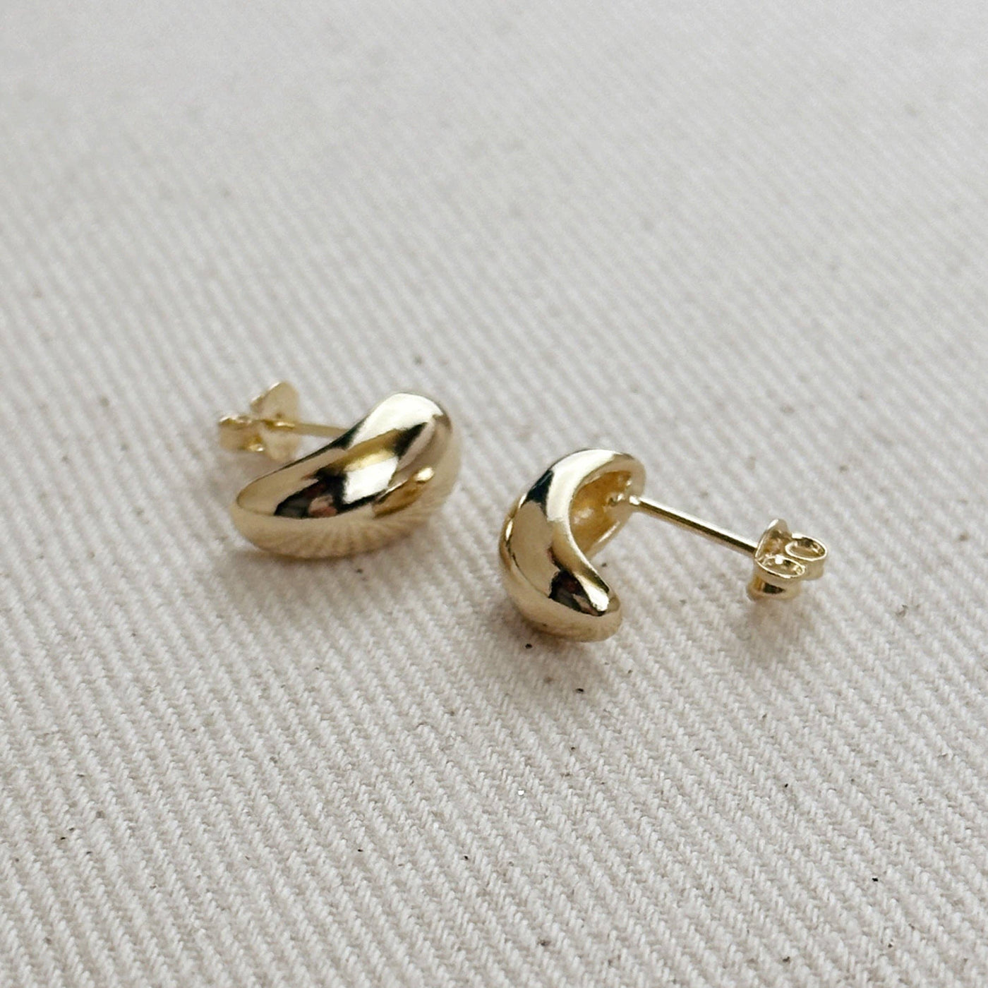 18k Gold Filled Polished Curved Small Stud Earrings GoldFi