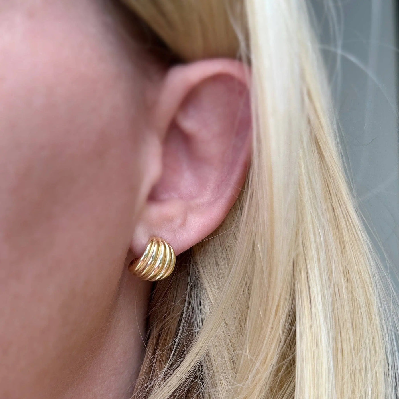 Rounded Ridged C-Hoop Earrings GoldFi